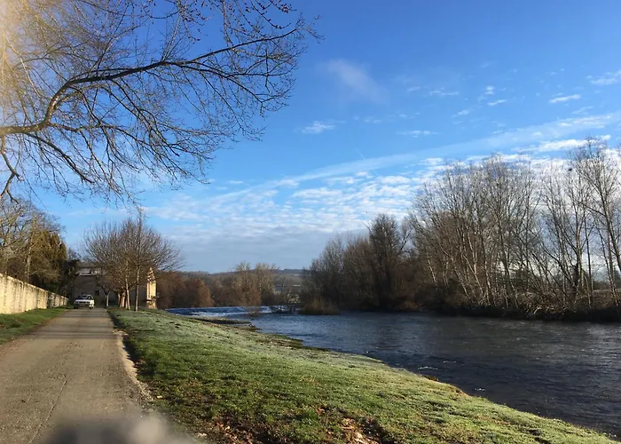 Quiet Double Ensuite Room, Own Entrance