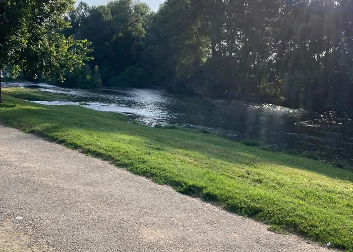 Quiet Double Ensuite Room, Own Entrance Bed and Breakfast