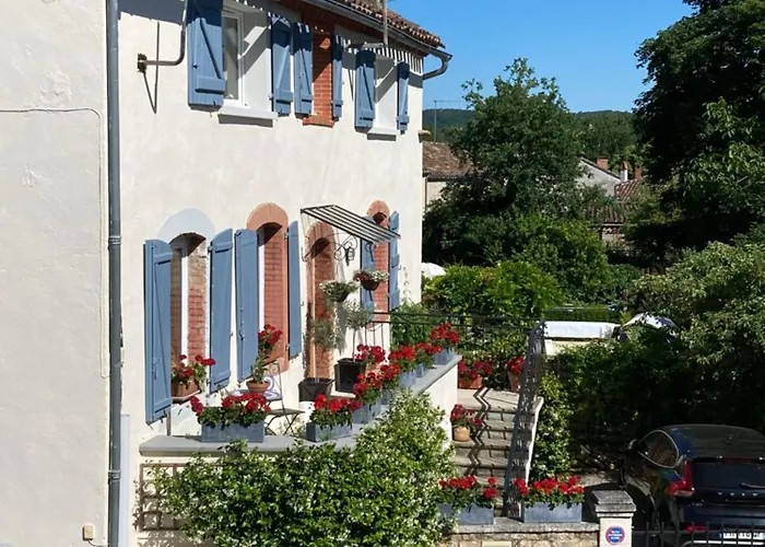 Bed and Breakfast Quiet Double Ensuite Room, Own Entrance